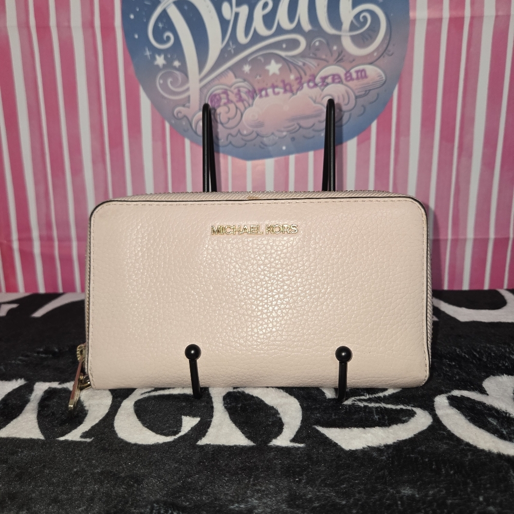 Michael Kors Cream Wallet